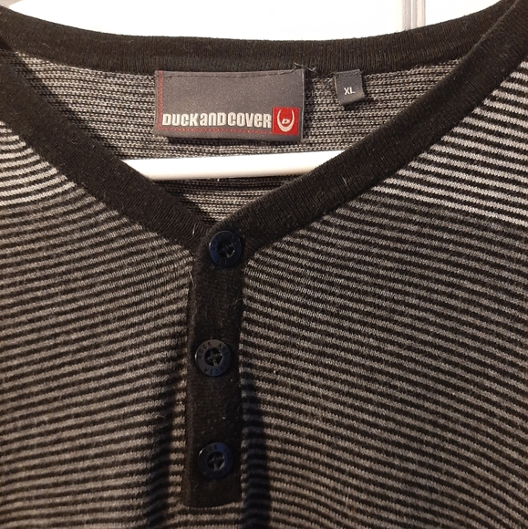 Duck And Cover XL Mens V Neck Button Fasten - Picture 3 of 9